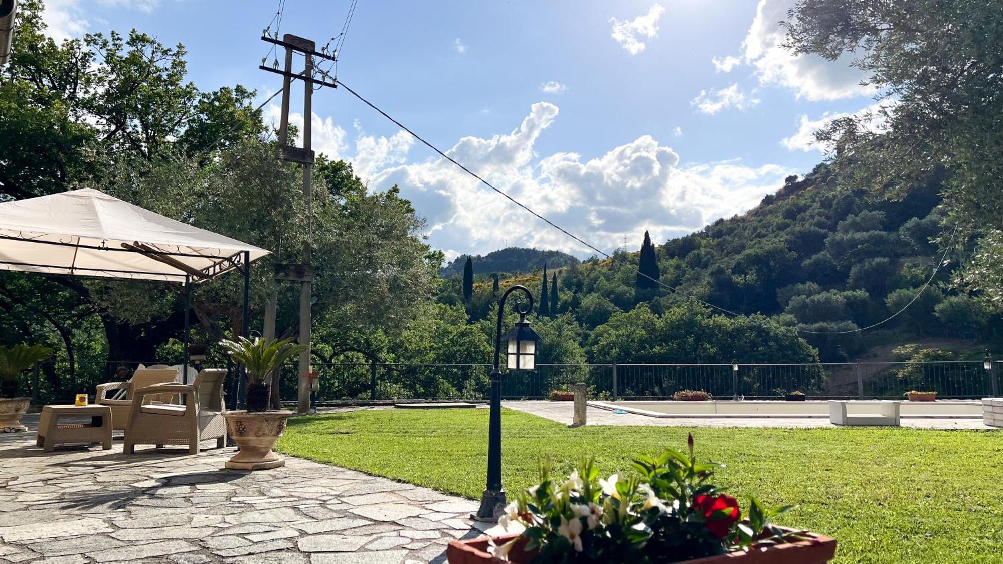 Giardino Sul Fiume A 10 Min Da Piazza Del Popolo Con Parcheggio Privato E Giardino Vista Fiume Ascoli Piceno Exterior foto